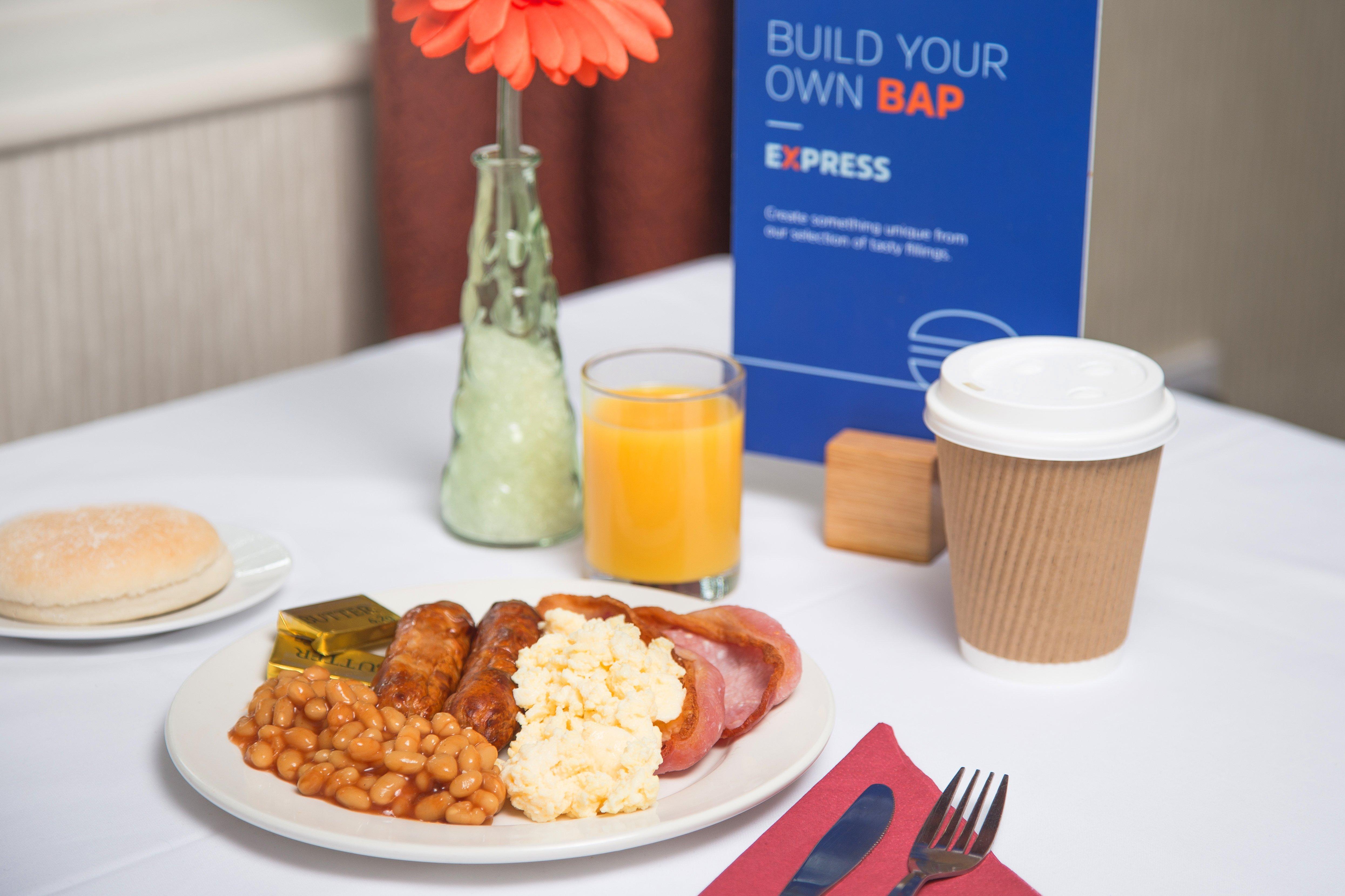 Holiday Inn Express Glenrothes By Ihg Eksteriør billede