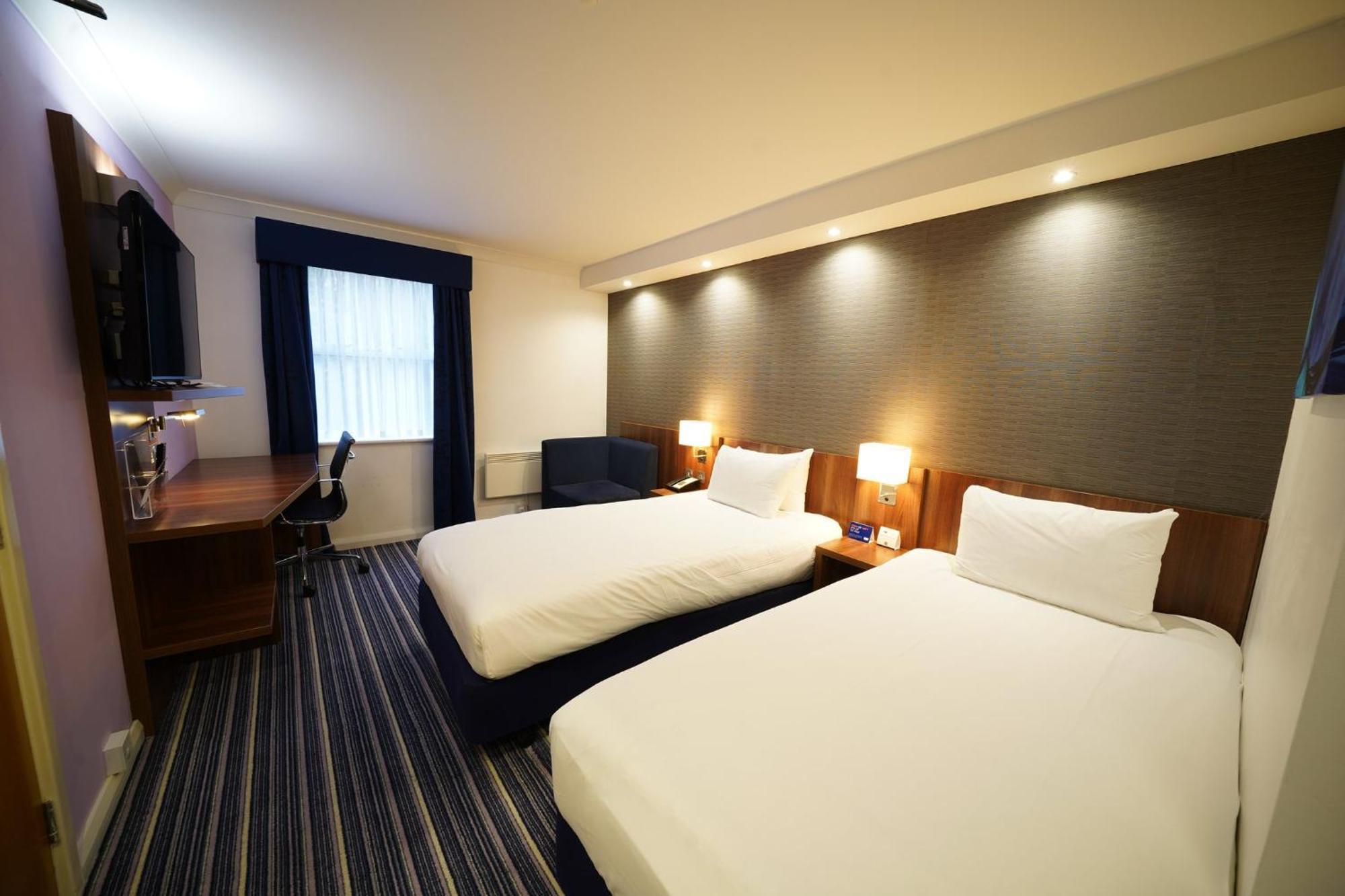 Holiday Inn Express Glenrothes By Ihg Eksteriør billede