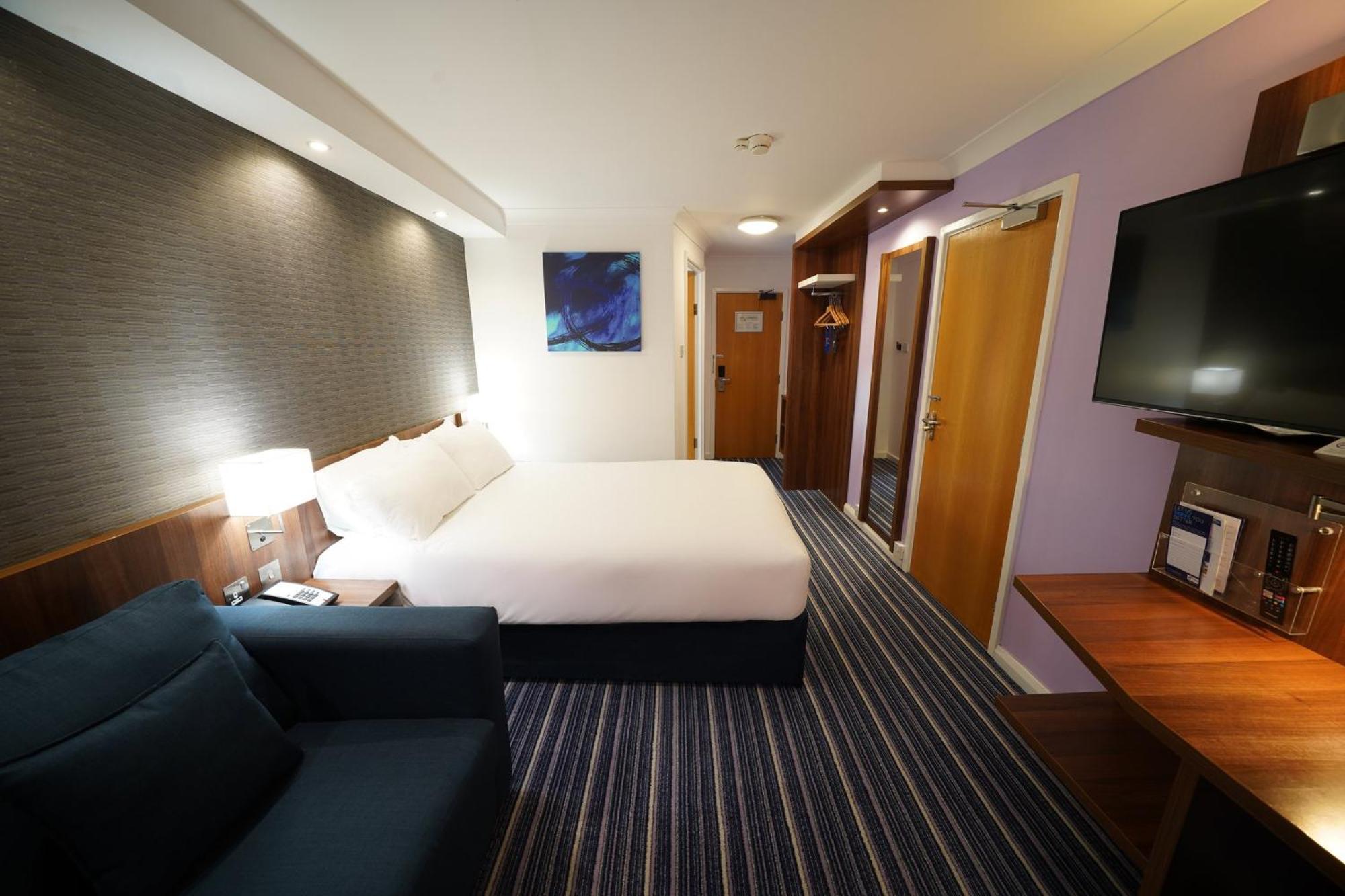 Holiday Inn Express Glenrothes By Ihg Eksteriør billede