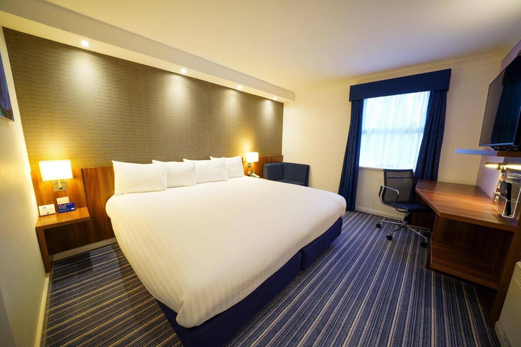 Holiday Inn Express Glenrothes By Ihg Eksteriør billede