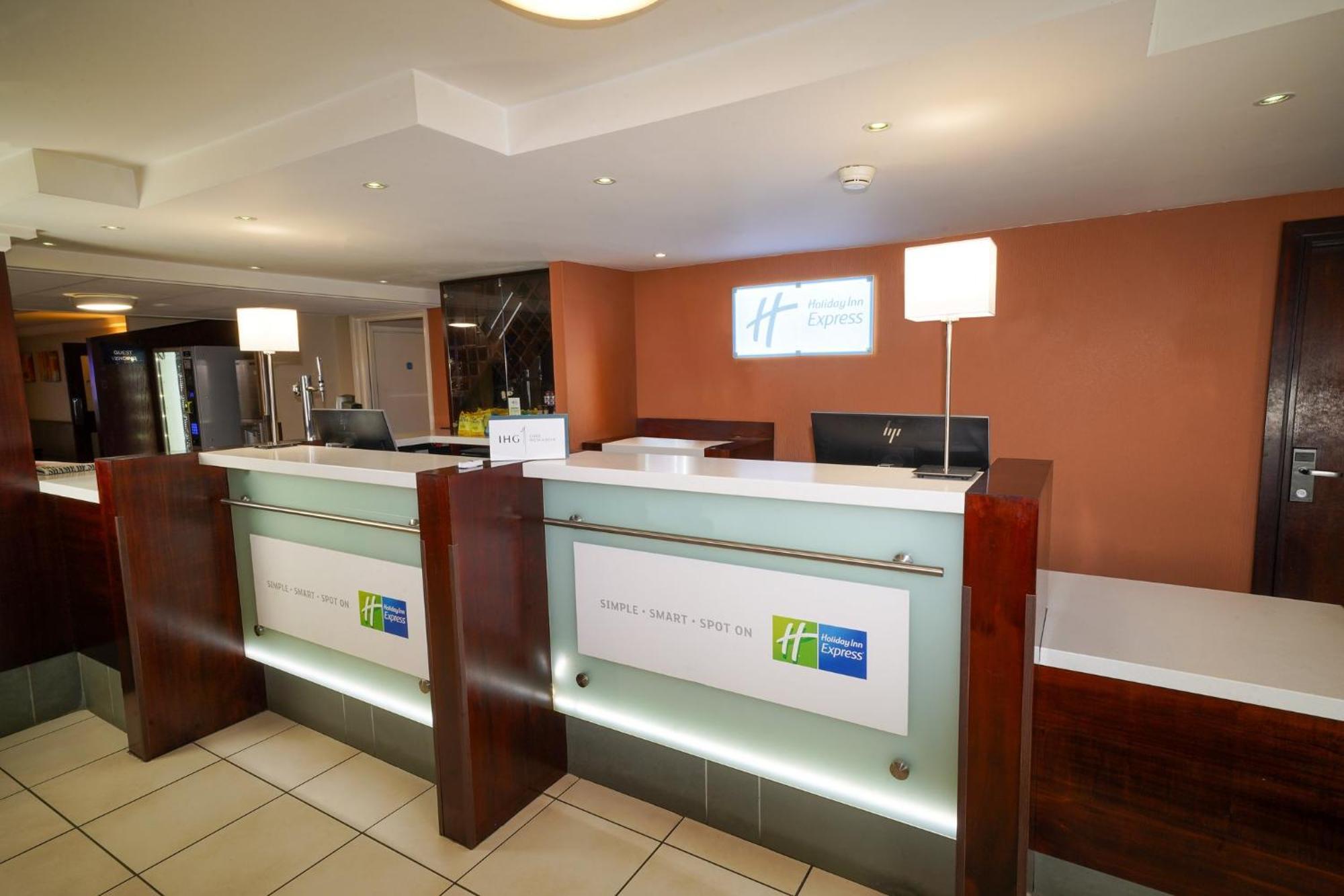 Holiday Inn Express Glenrothes By Ihg Eksteriør billede
