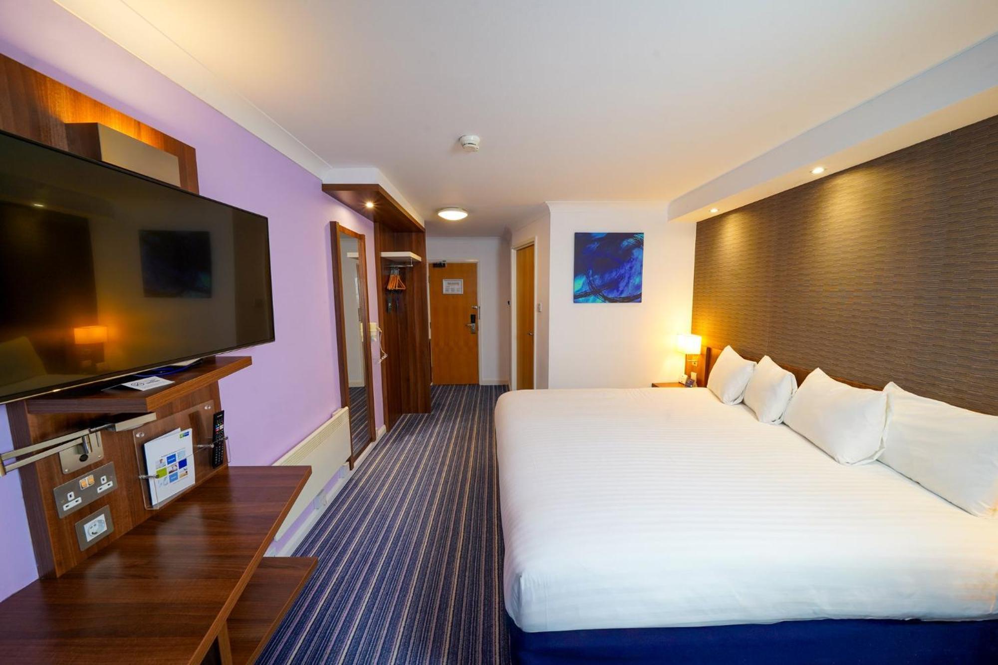 Holiday Inn Express Glenrothes By Ihg Eksteriør billede