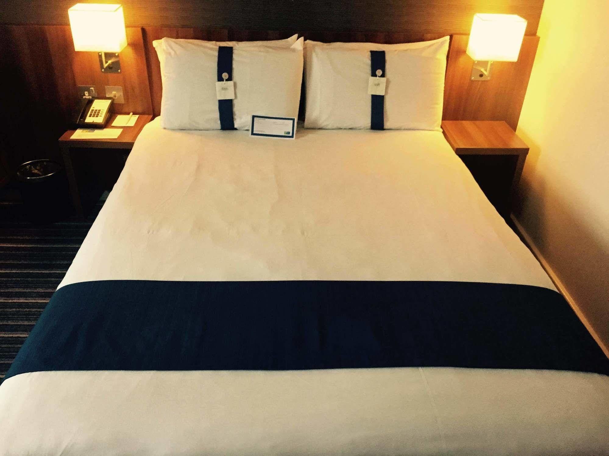 Holiday Inn Express Glenrothes By Ihg Eksteriør billede